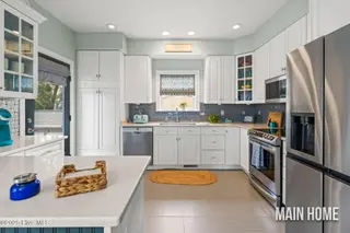 334 NE 48th Street, Oak Island, NC 28465 – photo 10: shniderproductions.com-32