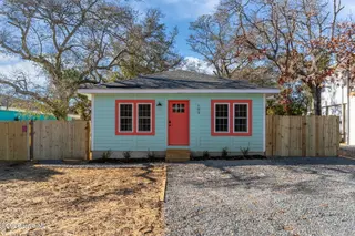 103 N Middleton Avenue, Oak Island, NC 28465 – photo 2