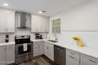 8 N 23rd Street, Wilmington, NC 28405 — 3-bedroom home, Wilmington, NC, photo 14 of 34: kitchen-01b