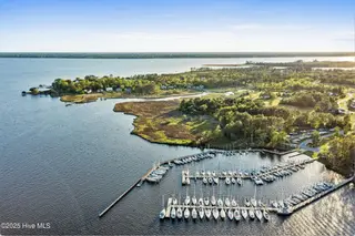 2014 Caracara Drive, New Bern, NC 28560 – photo 8: Fairfield Harbour-25