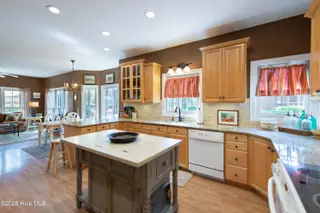 29 Abbottsford Drive, Pinehurst, NC 28374 — 3-bedroom home in Pinewild CC, Pinehurst, NC, photo 19 of 68: DSC_8687