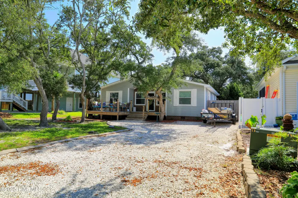 206 NE 51st Street, Oak Island, NC 28465 – photo 1 of 38: B_3V6A6504Y