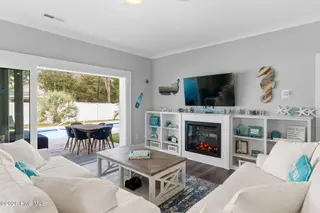 135 NW 7th Street, Oak Island, NC 28465 – photo 10: Living Room