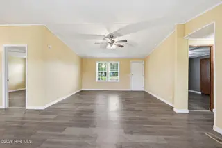 405 Lynchfield Drive, New Bern, NC 28560 – photo 8: Living Room