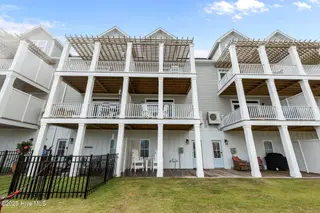 200 Olde Towne Yacht Club Drive 48, Beaufort, NC 28516 – photo 14: similar unit exterior rear