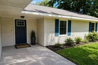 203 Poplar Road, Havelock, NC 28532 – photo 6: Front Porch