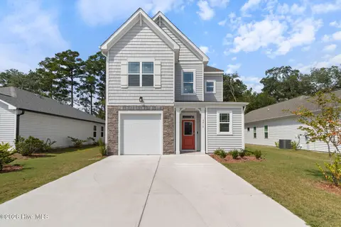 7414 Julius Dr NE, Leland