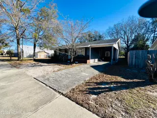 1326 N 7th Street, Wilmington, NC 28401 – photo 2: Front 2
