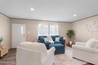 860 Yaupon Drive SW, Calabash, NC 28467 — 3-bedroom manufactured home in Clariday Estates, Calabash, NC, photo 4 of 32