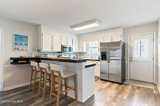 417 4th Street, Sunset Beach, NC 28468 — 4-bedroom home, Sunset Beach, NC, photo 11 of 41: 417 4th St, Sunset Beach, NC