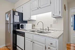 9100 Reed Drive 1108, Emerald Isle, NC 28594 – photo 13: Kitchen