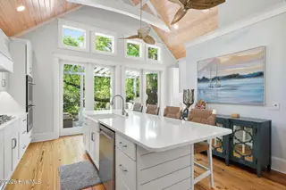 910 Ann Street, Beaufort, NC 28516 – photo 4: Kitchen