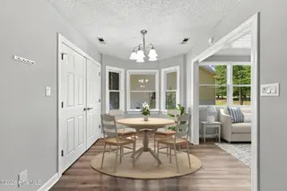 1122 Barkentine Drive, New Bern, NC 28560 – photo 10: breakfast nook-virtually staged