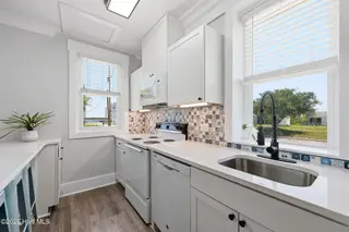 501 N 11th Street, Morehead City, NC 28557 – photo 6: Kitchen