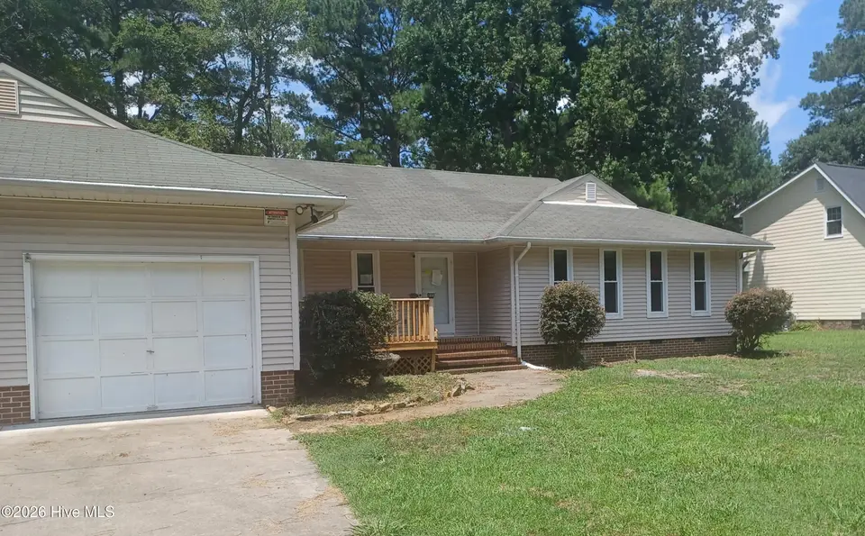 1609 Munroe Lane, Goldsboro, NC 27534 – photo 1 of 8: Front