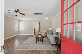 1812 Greensboro Street, New Bern, NC 28560 – photo 7: Living room