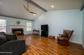102 Laura Drive, New Bern, NC 28562 – photo 12: Living Room