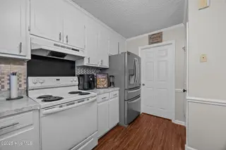 3806 Sterling Pointe Drive D3, Winterville, NC 28590 – photo 8: 15-web-or-mls-IMG_6765