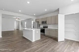 619 S Squires Run Lane, Richlands, NC 28574 – photo 14: Kitchen