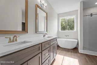 5082 Willows Edge Drive, Sims, NC 27880 – photo 16: Master Bath