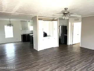 4609 Tammy Lane, Wilson, NC 27893 — 4-bedroom manufactured home in Parkside, Wilson, NC, photo 3 of 15: Living Room