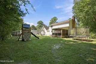 202 Holyoke Drive, Washington, NC 27889 – photo 6: 22-web-or-mls-IMG_0013 (1)