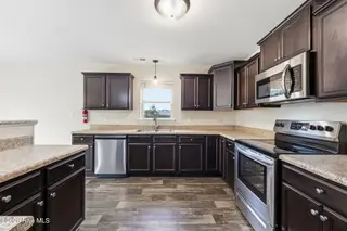212 Holly Grove Court E, Jacksonville, NC 28540 – photo 19: 31-web-or-mls-_RAD5538