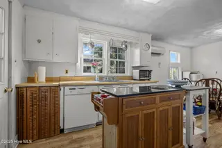 304 N 21st Street, Morehead City, NC 28557 – photo 3: 304 N 21st St interior