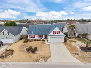 654 Castine Way, Wilmington, NC 28412 — 3-bedroom home in Arrondale, Wilmington, NC, photo 6 of 56: 3-web-or-mls-DJI_20260302155001_0787_D