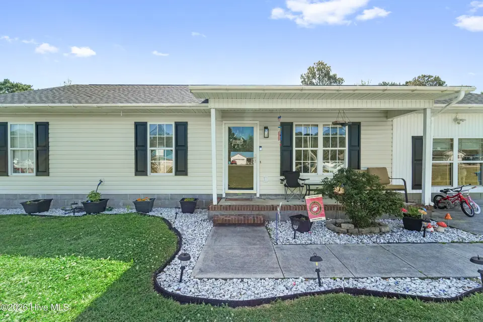 185 Liberty Park Road, Jacksonville, NC 28540 – photo 1 of 36
