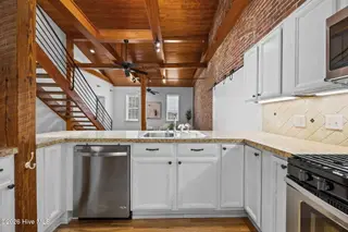 916 W 3rd Street Unit 10 & 11, Washington, NC 27889 – photo 8: 40-web-or-mls-IMG_4753