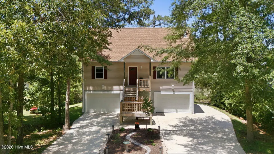 913 Hearthside Court, New Bern, NC 28560 – photo 1 of 49: street view