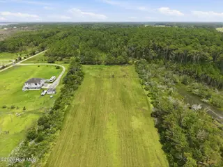 000 Josephine Lane, Beaufort, NC 28516 – photo 11: 13-web-or-mls-DJI_20260716122918_0273_D_