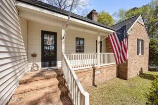 904 Hidden Drive, New Bern, NC 28562 – photo 9: Friends entrance