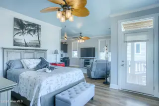 1509 New River Inlet Road, North Topsail Beach, NC 28460 – photo 21: 1509 NRIR - Interior - Edited_27