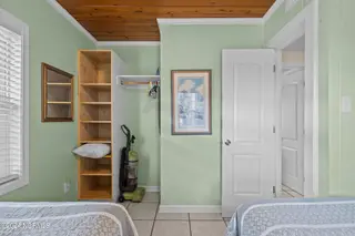 103 24th Street, Emerald Isle, NC 28594 — 4-bedroom townhome in Emerald Isle By The Sea, Emerald Isle, NC, photo 19 of 51: Bedroom 2