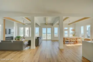4290 Island Drive, North Topsail Beach, NC 28460 – photo 6: Living a