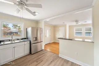 617 S 9th Street, Wilmington, NC 28401 – photo 9: fridge with ice maker