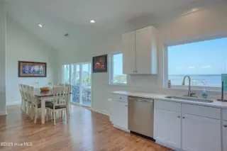 601 New River Inlet Road, North Topsail Beach, NC 28460 – photo 21: 601 New River Inlet Road - Interior - Ed