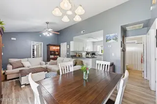 108 Gladiola Drive, New Bern, NC 28562 – photo 13: 31-web-or-mls-DSC_5935_edit