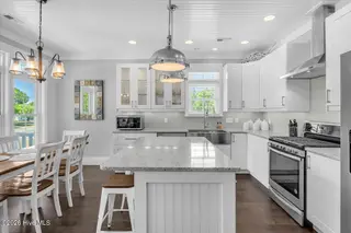 804 E Oak Island Drive, Oak Island, NC 28465 – photo 17: 19-Final 804 E Oak Island Dr-RJREM-0093