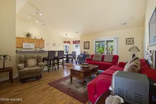 910 Elderberry Lane SW, Sunset Beach, NC 28468 — 3-bedroom home in Wyndfall, Sunset Beach, NC, photo 4 of 31: 7-web-or-mls-910 Elderberry Ln-7