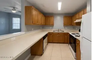 102 Witten Circle B, Havelock, NC 28532 — 2-bedroom townhome in Smallwoods, Havelock, NC, photo 7 of 17: IMG_6227