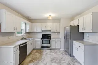 902 Gum Branch Court, Havelock, NC 28532 – photo 10: Kitchen
