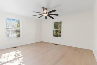 305 Country Club Drive, Jacksonville, NC 28546 – photo 16: 29-web-or-mls-DSC06184