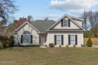 324 Foxwood Lane, Wilmington, NC 28409 – photo 1: 53-web-or-mls-Photo Mar 28 2025, 3 25 45