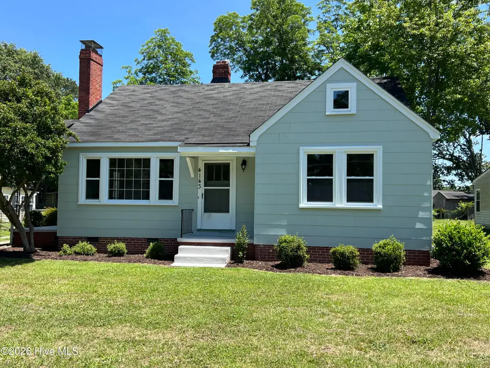 4143 N Lee Street, Ayden, NC 28513 – photo 1 of 18: IMG_4730