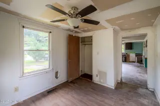 409 S Bodenheimer Street, Burgaw, NC 28425 — 3-bedroom home, Burgaw, NC, photo 6 of 33: 5-web-or-mls-409 S Bodenheimer St-105
