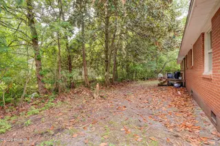 2128 Yaupon Drive, Wilmington, NC 28401 — 3-bedroom home in Greenfield Lake Estates, Wilmington, NC, photo 2 of 22: 2128YauponDrive-2