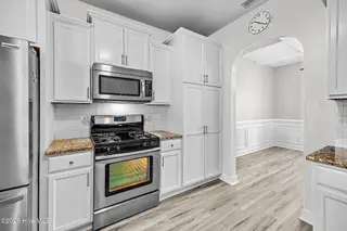 204 N Brig Drive, Hampstead, NC 28443 – photo 15: Kitchen - Stove